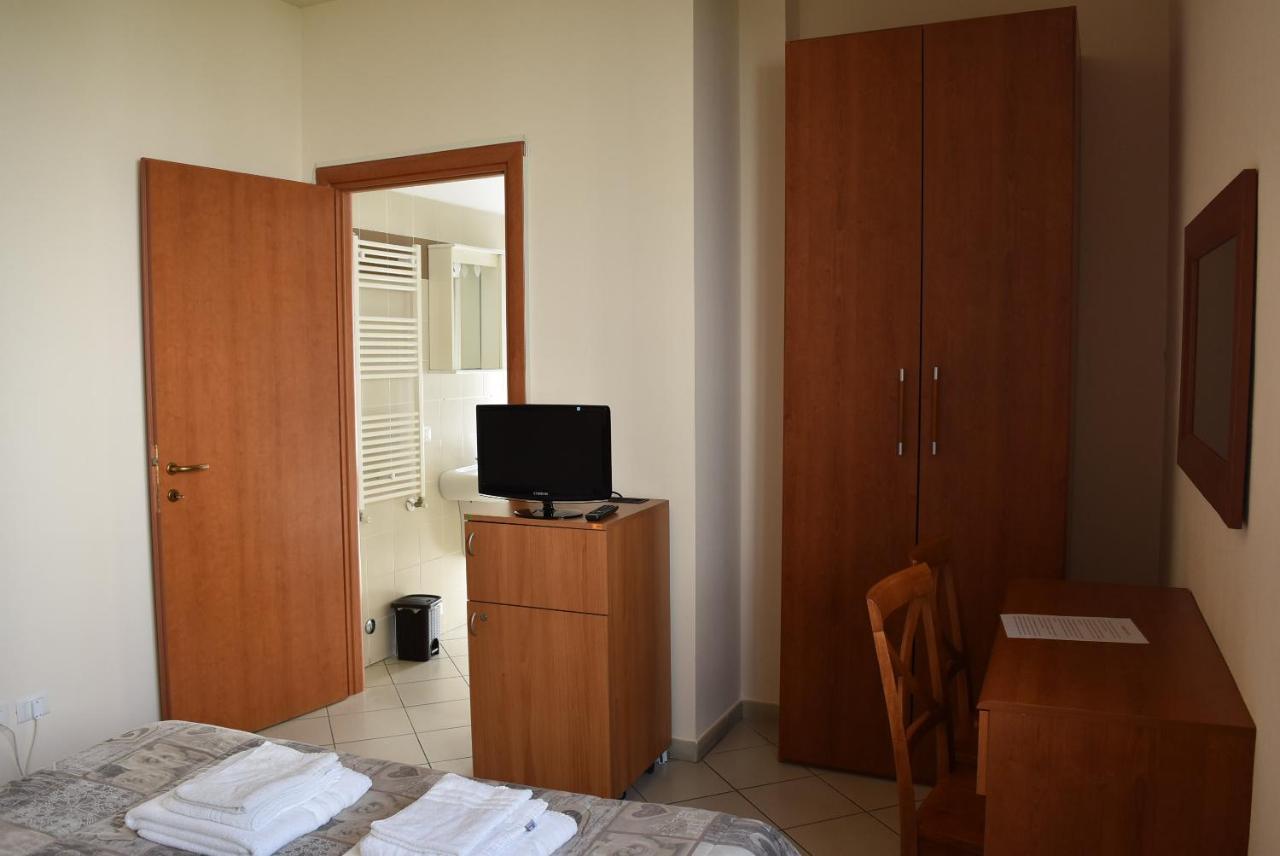 La Dea Hotell Pisa Exteriör bild